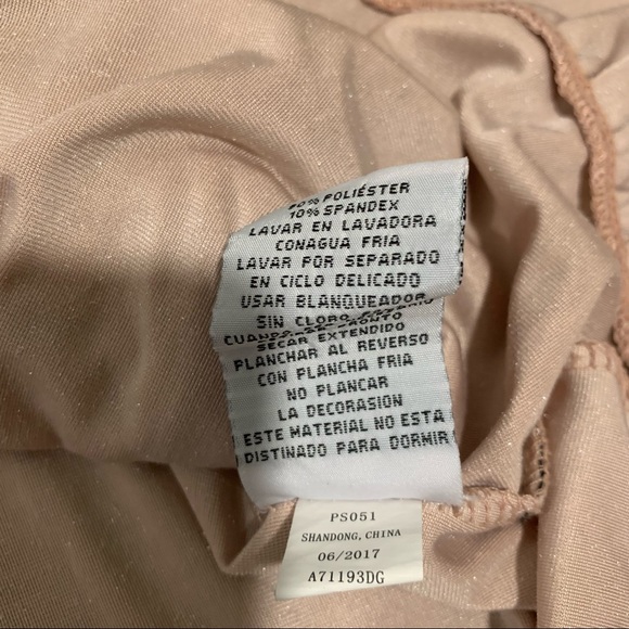 Girls DKNY crushed pink velvet dress size medium - Picture 2 of 7